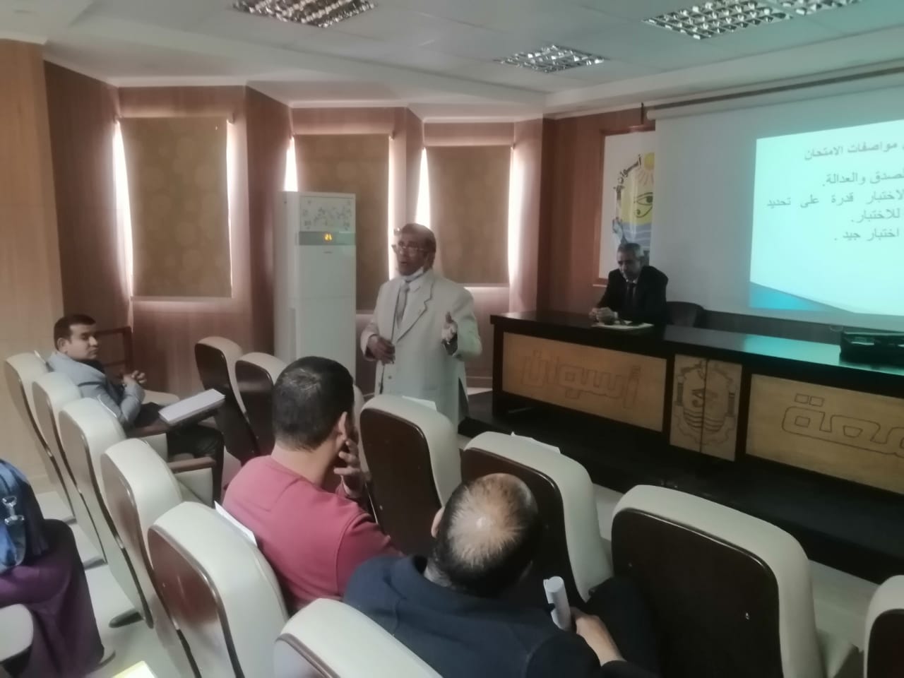 ورشة عمل بعنوان مواصفات الورقة الامتحانية والتقويم الجيد ونظم الامتحانات